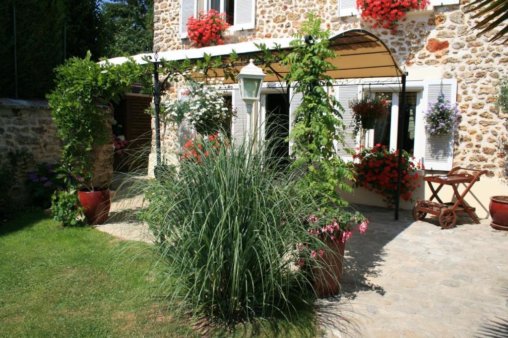 Gites Le Petit Nailly Magny-les-Hameaux Exterior foto